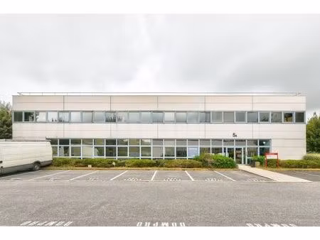 location local d'activités 394 m²