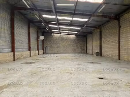 location local d'activités 490 m²