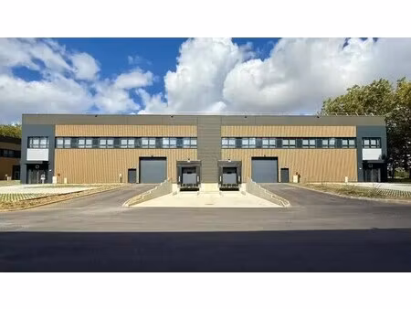 location local d’activités trappes 78190 426m² à 2206m²
