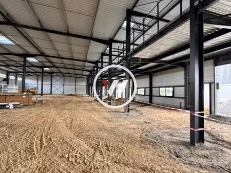 location local d'activités 426 m² à 2 556 m²