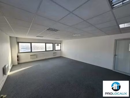 location bureaux 64 m² à 154 m²