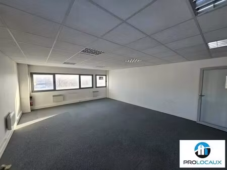 location bureaux 64 m²