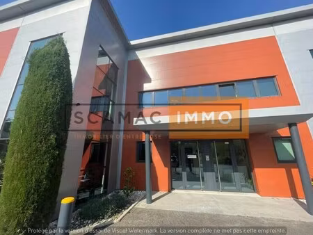 location bureaux 196 m²