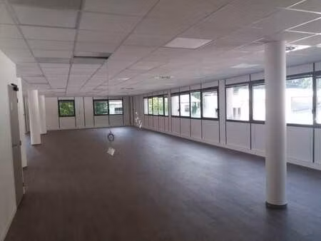 location bureaux 197 m² à 1 171 m²