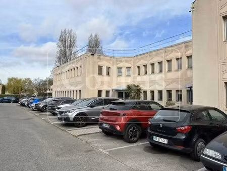 location bureaux 255 m² à 648 m²