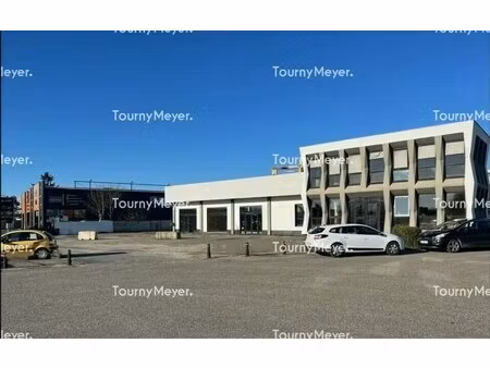 location bureaux 709 m²