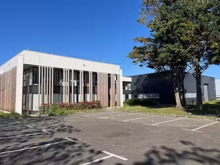 location local d’activités 2250m²