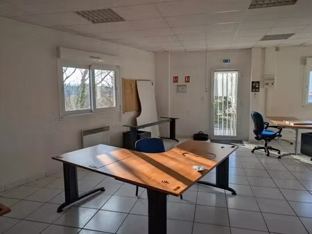 location bureaux 104 m²
