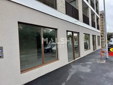 location commerce saint just saint rambert 42170 140m²