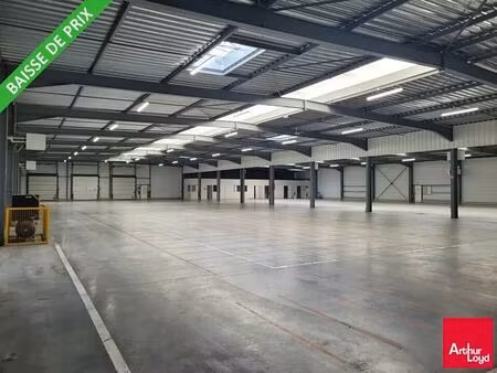 location local d'activités 2 700 m²