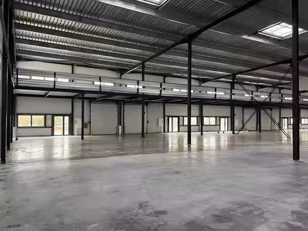 location entrepôt buc 78530 291m² à 5199m²