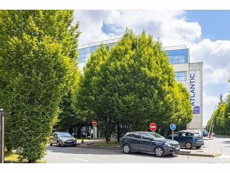 location local d'activités 847 m²