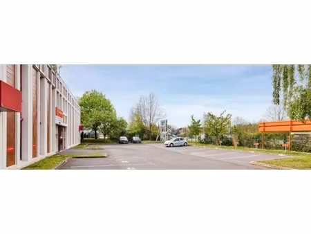 location local d'activités 366 m² à 1 463 m²