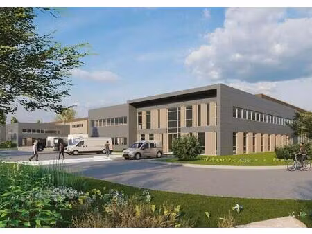 location local d'activités 9 794 m² à 19 606 m²