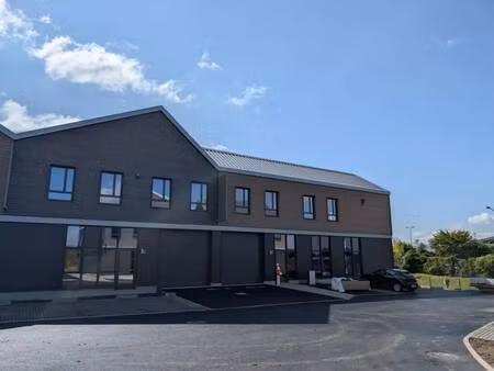 location local d'activités 174 m² à 348 m²