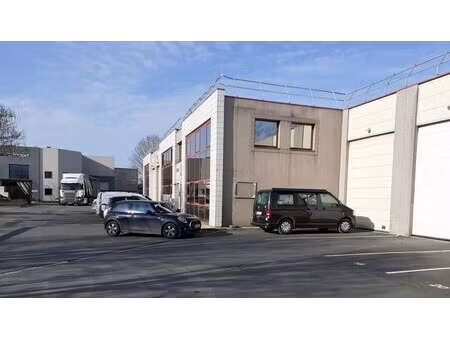 location local d'activités 474 m²