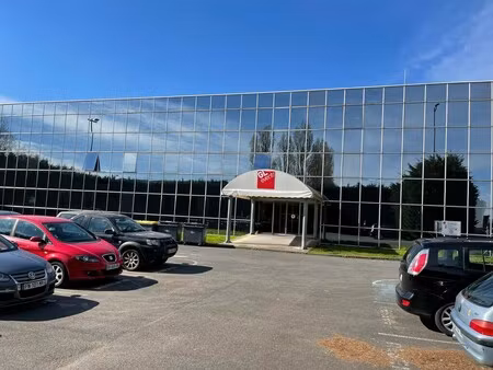 location local d'activités 4 430 m²