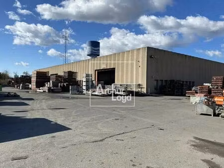 location local d'activités 2 744 m²