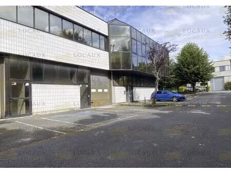 location local d'activités 601 m²