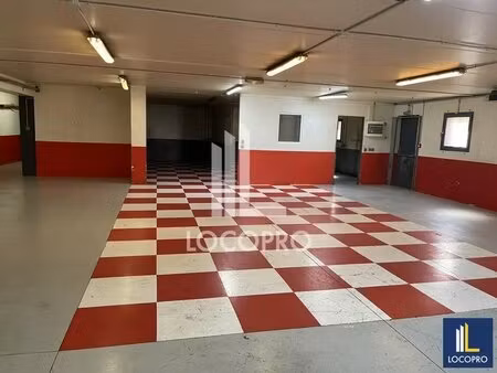 location local d'activités 430 m²