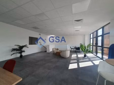 location local d’activités saint michel sur orge 91240 538m²