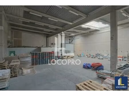 location local d'activités 446 m²