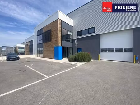 location local d'activités 938 m² à 2 972 m²
