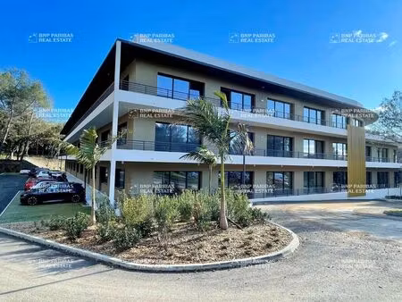 location bureaux 72 m² à 4 448 m²