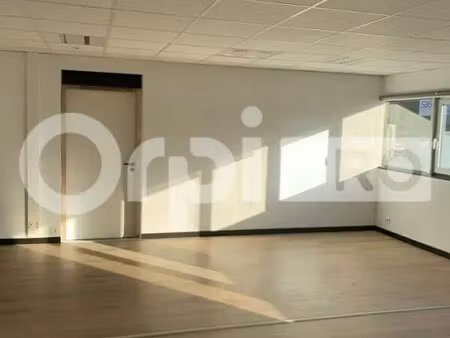 location bureaux 96 m²
