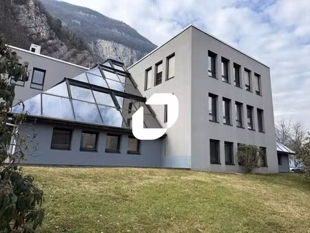 location bureaux 70 m² à 1 200 m²