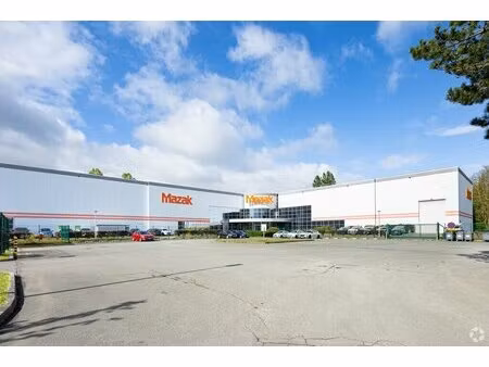 location entrepôt 2 760 m²