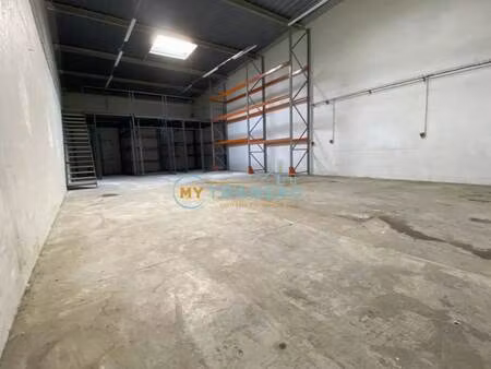 location local d'activités 558 m²
