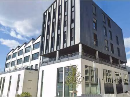 location local d'activités 136 m² à 408 m²