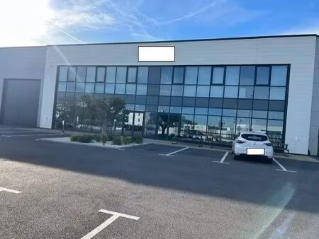 location local d'activités 500 m² à 1 831 m²