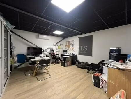 location local d'activités 190 m²