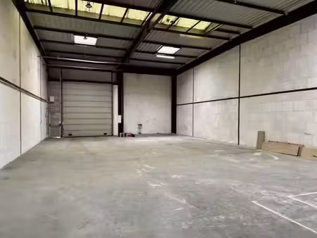 location local d’activités 369m² à 378m²