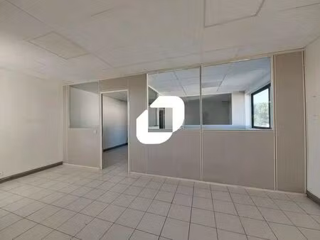 location bureaux 114 m²