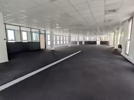 location bureaux saint-martin-du-vivier 76160 429m²