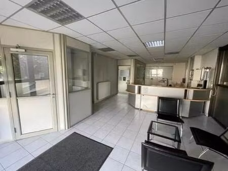 location entrepôt 145 m² à 600 m²