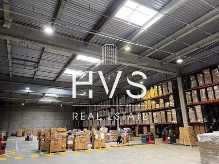 location entrepôt 20 461 m²