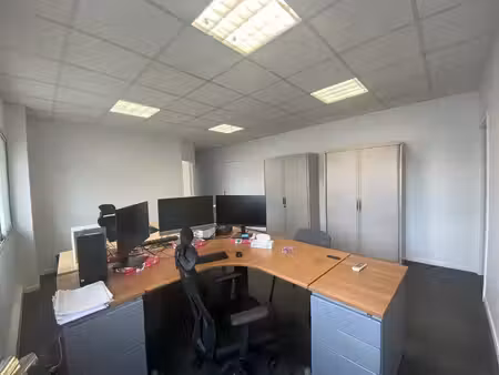 location bureaux 89m²