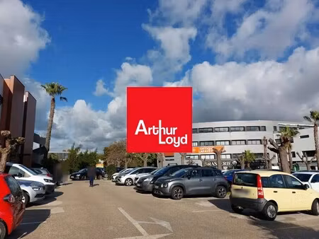 location bureaux 27 m² à 745 m²