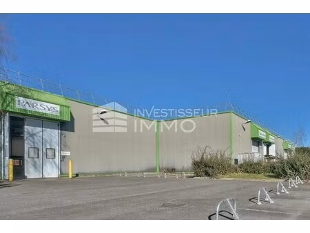 location local d'activités 2 003 m²