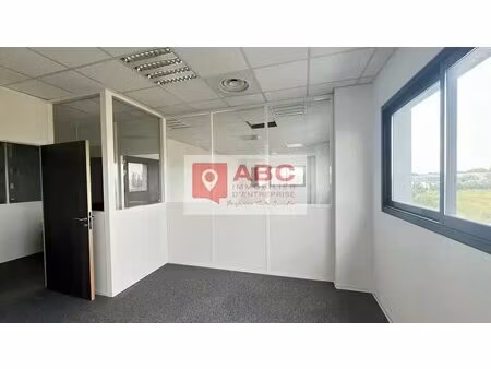 location local d'activités 170 m² à 830 m²