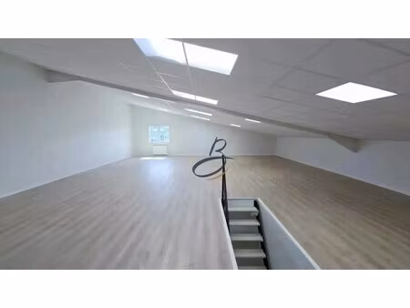 location bureaux 185 m²