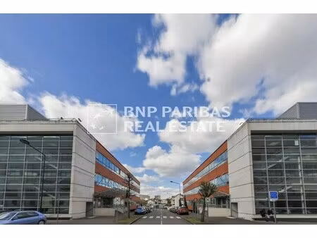 location bureaux 2 333 m² à 14 837 m²