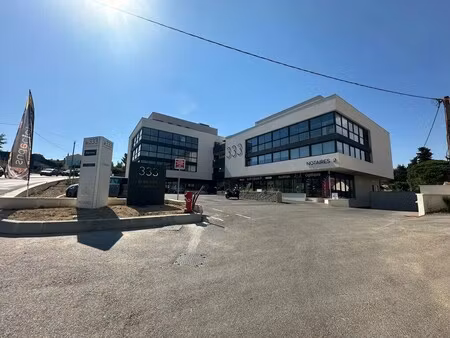 location bureaux 258 m²