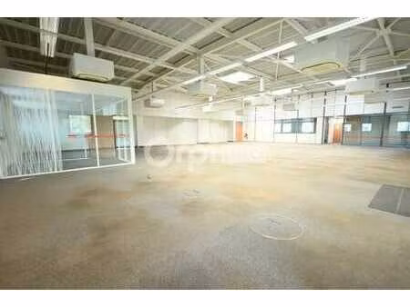 location bureaux 764 m²
