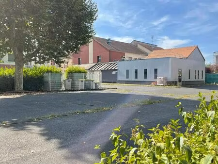 location bureaux 230 m² à 584 m²