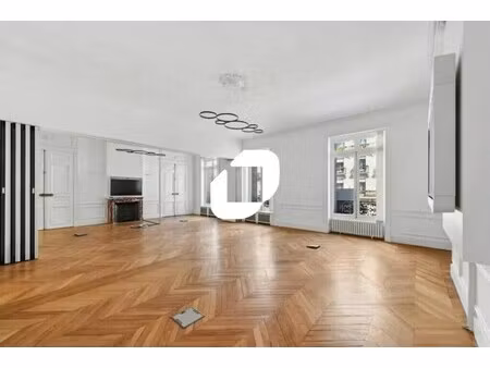 location bureaux 623 m²